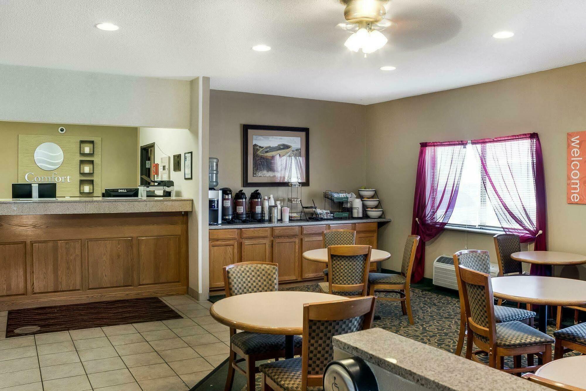 Comfort Inn Jamestown Exterior photo
