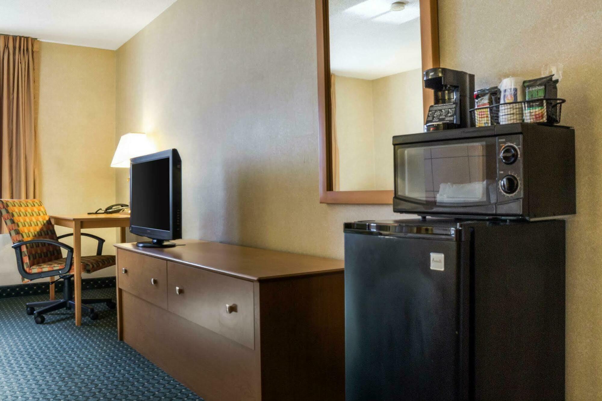 Comfort Inn Jamestown Exterior photo